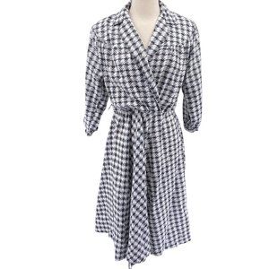 Vintage T&F black white knee length dress size M-L Swing skirt 3/4 sleeve USA